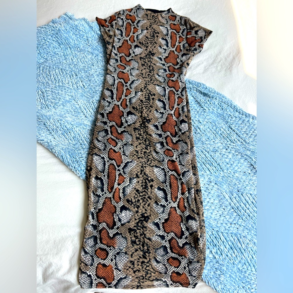 BRAND NEW Snakeskin body-con dress